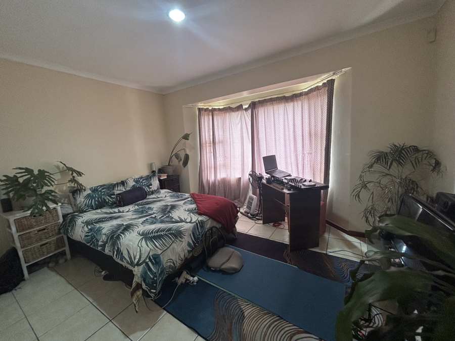 2 Bedroom Property for Sale in Summerstrand Eastern Cape